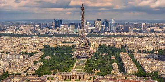 Bilan touristique 2025 : l'Île-de-France renoue avec des sommets financiers historiques