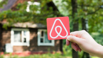 Location saisonnière : Airbnb injecte 210 millions d'euros dans les caisses des communes françaises en 2025
