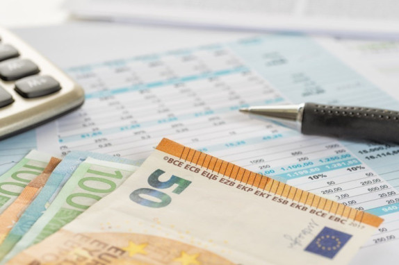 Virements bancaires de mai 2026 : pourquoi votre paie risque d'arriver après le week-end