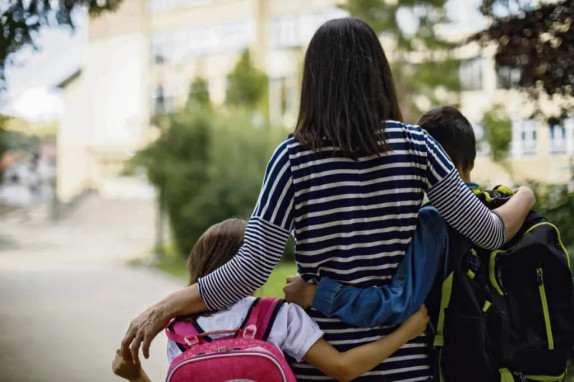 Pouvoir d'achat : les familles monoparentales face à une précarité budgétaire accrue