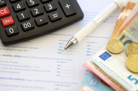 Pensions de retraite : une première estimation de hausse à 1,6 % pour janvier 2027