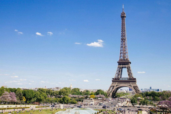 Marché immobilier à Paris : légère progression des prix à l'achat et tension continue sur les loyers en juin 2026