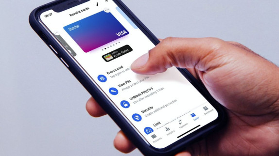 Revolut passe le cap des 8 millions de clients en France et surclasse les géants de la Tech