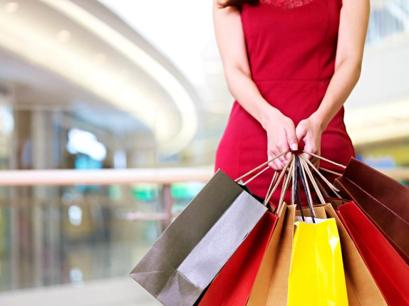 Soldes d'été 2026 : un budget moyen en forte hausse et une prolongation inédite jusqu'au 28 juillet