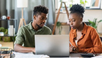 Inclusion bancaire : l'OIB alerte sur le surendettement des jeunes et serre la vis sur le paiement fractionné
