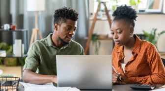 Inclusion bancaire : l'OIB alerte sur le surendettement des jeunes et serre la vis sur le paiement fractionné