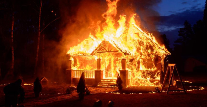 Incendies de forêt : logement détruit ou inhabitable, que devient votre crédit immobilier ?