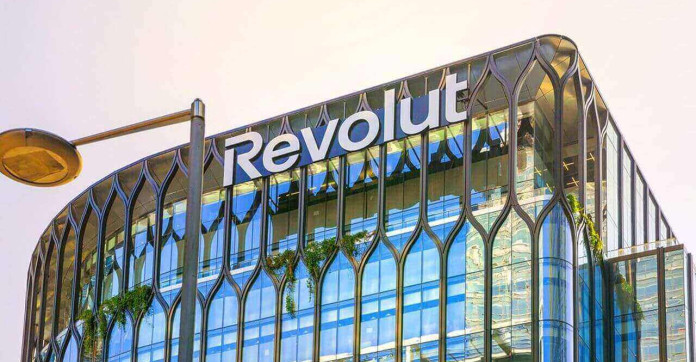 Revolut : la stratégie de la néobanque britannique pour conquérir la jeunesse mondialisée