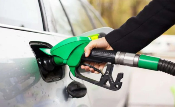 Carburants à la pompe : le SP95-E10 repasse sous le seuil des 2 euros le litre en France