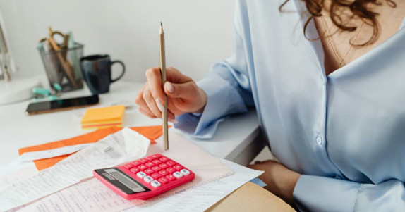Lutte contre les fraudes sociales : France Travail habilité à suspendre les allocations chômage à titre conservatoire