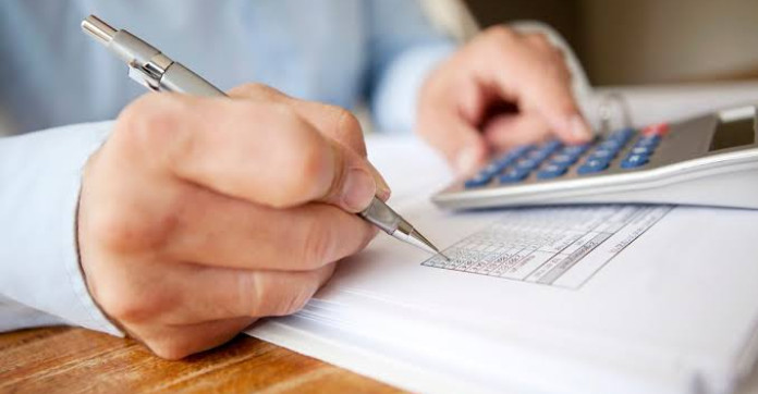 Crédit à la consommation : les frais de dossier s'alourdissent dans les banques françaises