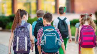 Budget de la rentrée scolaire 2026 : les familles déboursent 488 € en moyenne, le recours au crédit s'intensifie