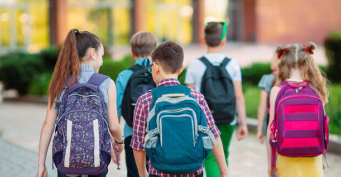 Budget de la rentrée scolaire 2026 : les familles déboursent 488 € en moyenne, le recours au crédit s'intensifie