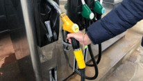 Aide carburant pour les grands rouleurs : 100 € pour la fin d'année et un dispositif élargi à 5,5 millions de travailleurs