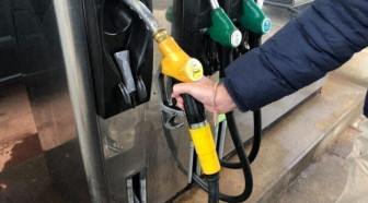 Aide carburant pour les grands rouleurs : 100 € pour la fin d'année et un dispositif élargi à 5,5 millions de travailleurs