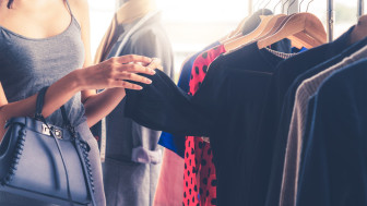 Consommation : les achats de biens reculent encore de 0,5 % en septembre