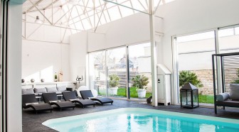 EN IMAGES. A vendre : grand loft avec piscine intérieure dans un ancien skate-park