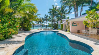 EN IMAGES : A Miami, la villa d'Elisabeth Taylor est à vendre