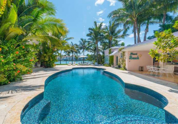 EN IMAGES : A Miami, la villa d'Elisabeth Taylor est à vendre