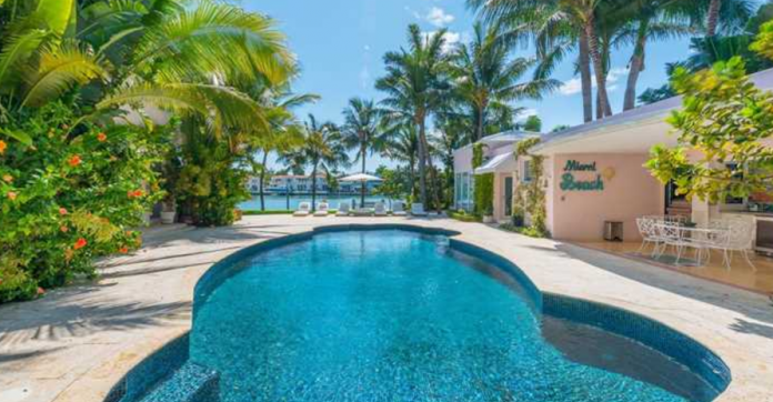 EN IMAGES : A Miami, la villa d'Elisabeth Taylor est à vendre