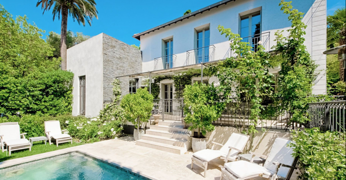 EN IMAGES. À vendre : villa bourgeoise à Cannes