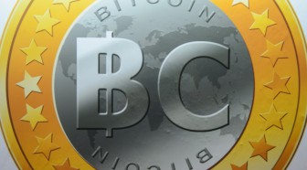 Le bitcoin, une monnaie virtuelle qui intéresse malgré les risques