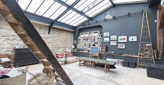 EN IMAGES. À vendre : atelier sous verrière à Paris