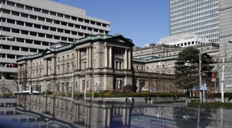 La Banque du Japon abaisse encore ses prévisions d'inflation