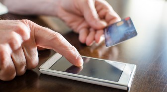 Les Français aisés attirés par les services bancaires en ligne