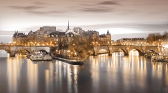 Paris : l'île Saint-Louis vitrine des excès du site de location Airbnb