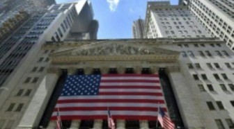 Wall Street ouvre en hausse, aidée par de bons indicateurs américains