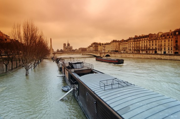 VIDEO. Inondations : à quoi ressembleraient Paris et l'Ile-de-France sous les eaux ?