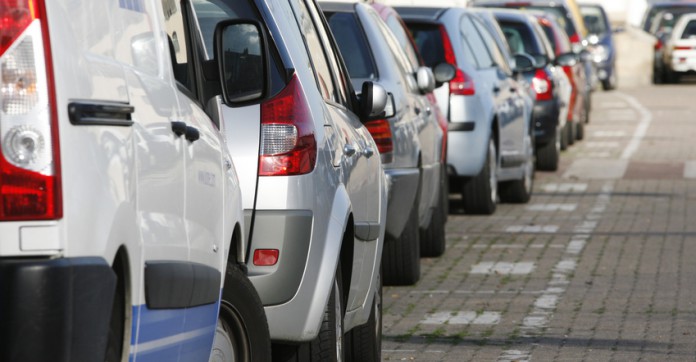 Le financement d'automobiles neuves accélère en 2016