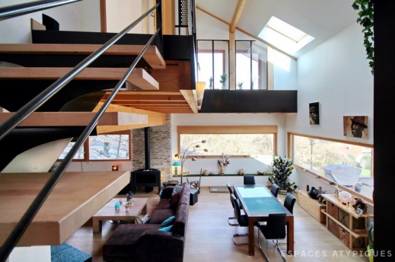 EN IMAGES. A vendre : maison contemporaine avec vue sur les Alpes à Annecy