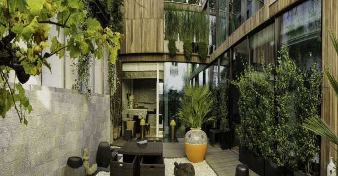 EN IMAGES. A vendre. Maison d'architecte en plein Paris