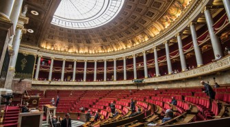 Le premier budget Macron à l'Assemblée, batailles en vue sur l'ISF