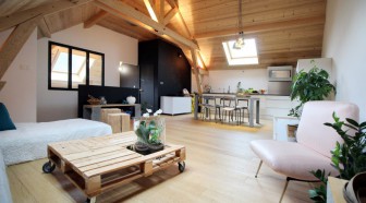 EN IMAGES. A vendre : duplex sous les toits d'une ancienne ferme