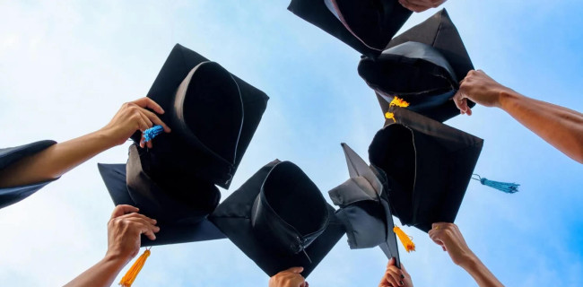 Financer sa thèse de doctorat : contrats, bourses et prêts étudiants