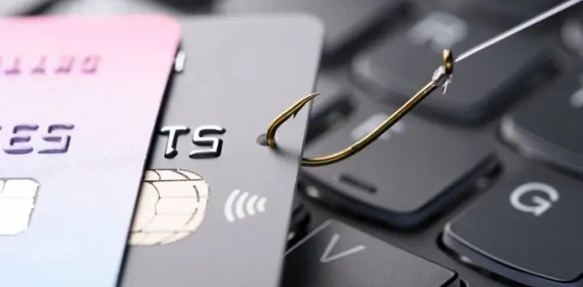 Fraude à la carte bancaire : plainte et remboursement