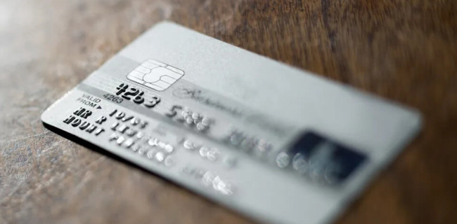 Carte bancaire en métal : comparatif des meilleures offres