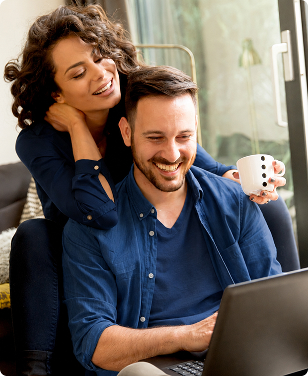 Couple protégé par son assurance de prêt immobilier
