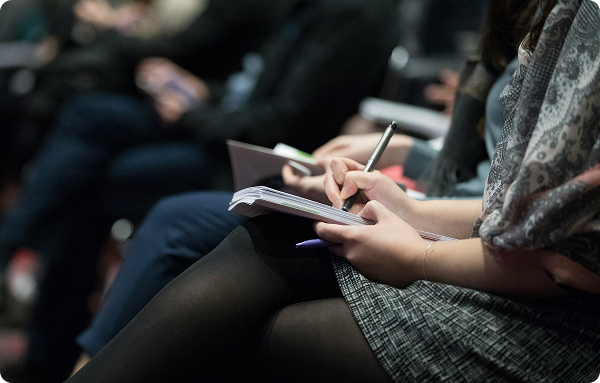 Des journalistes en conférence de presse